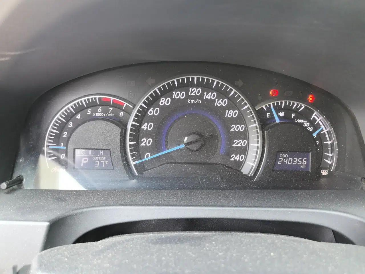 Toyota Camry 2012 2.0G Luxury Edition — миниатюра 11