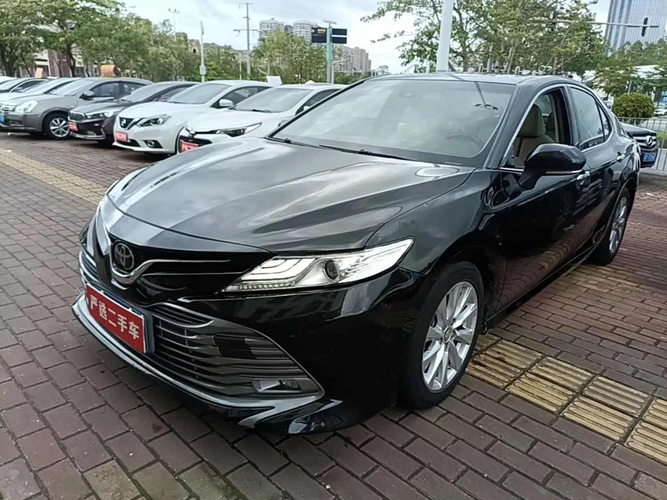 Toyota Camry 2018 2.0G Luxury Edition — миниатюра 1