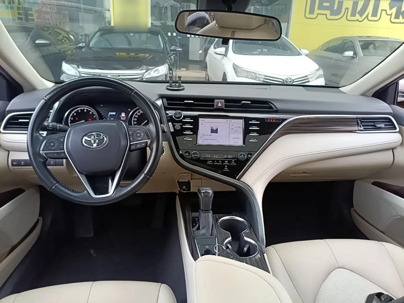 Toyota Camry 2018 2.0G Luxury Edition — миниатюра 12
