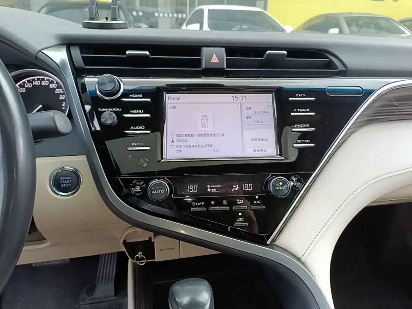 Toyota Camry 2018 2.0G Luxury Edition — миниатюра 15