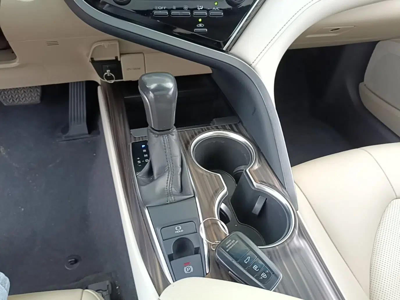 Toyota Camry 2018 2.0G Luxury Edition — миниатюра 16