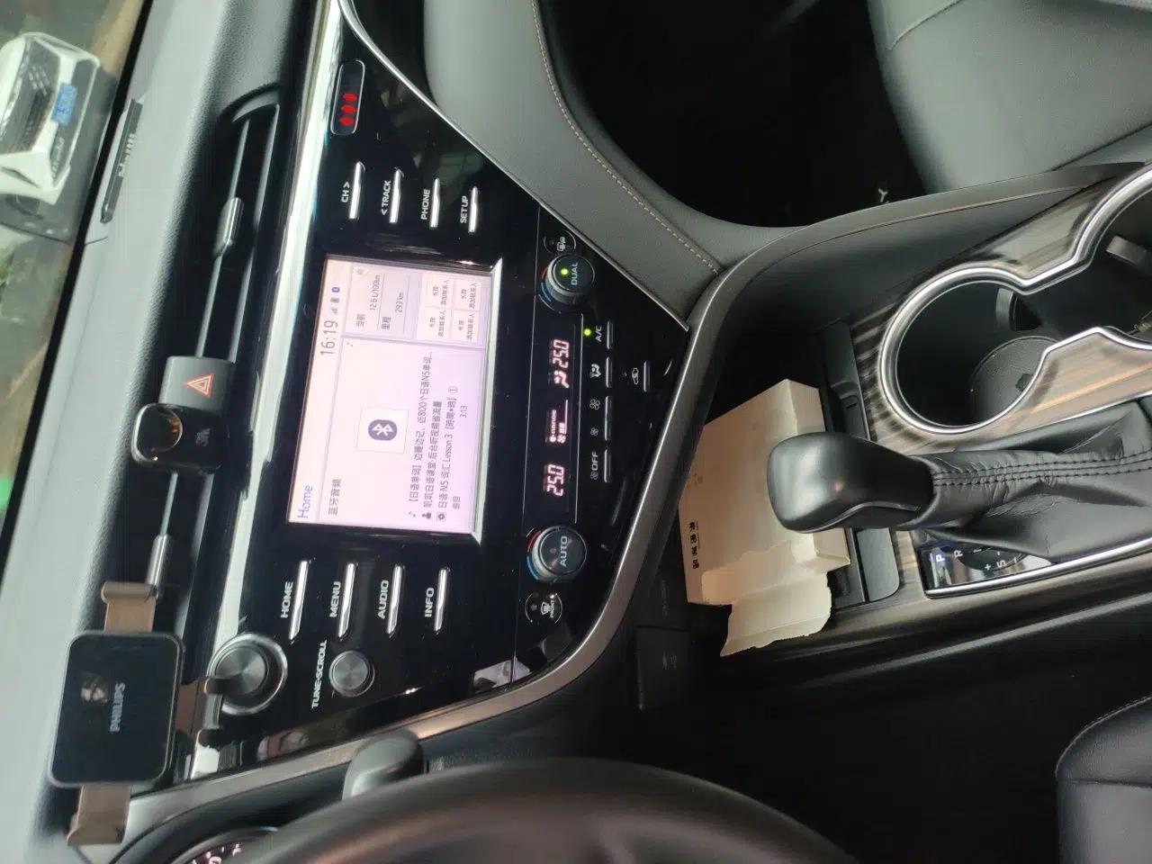 Toyota Camry 2018 2.0G Luxury Edition — миниатюра 13