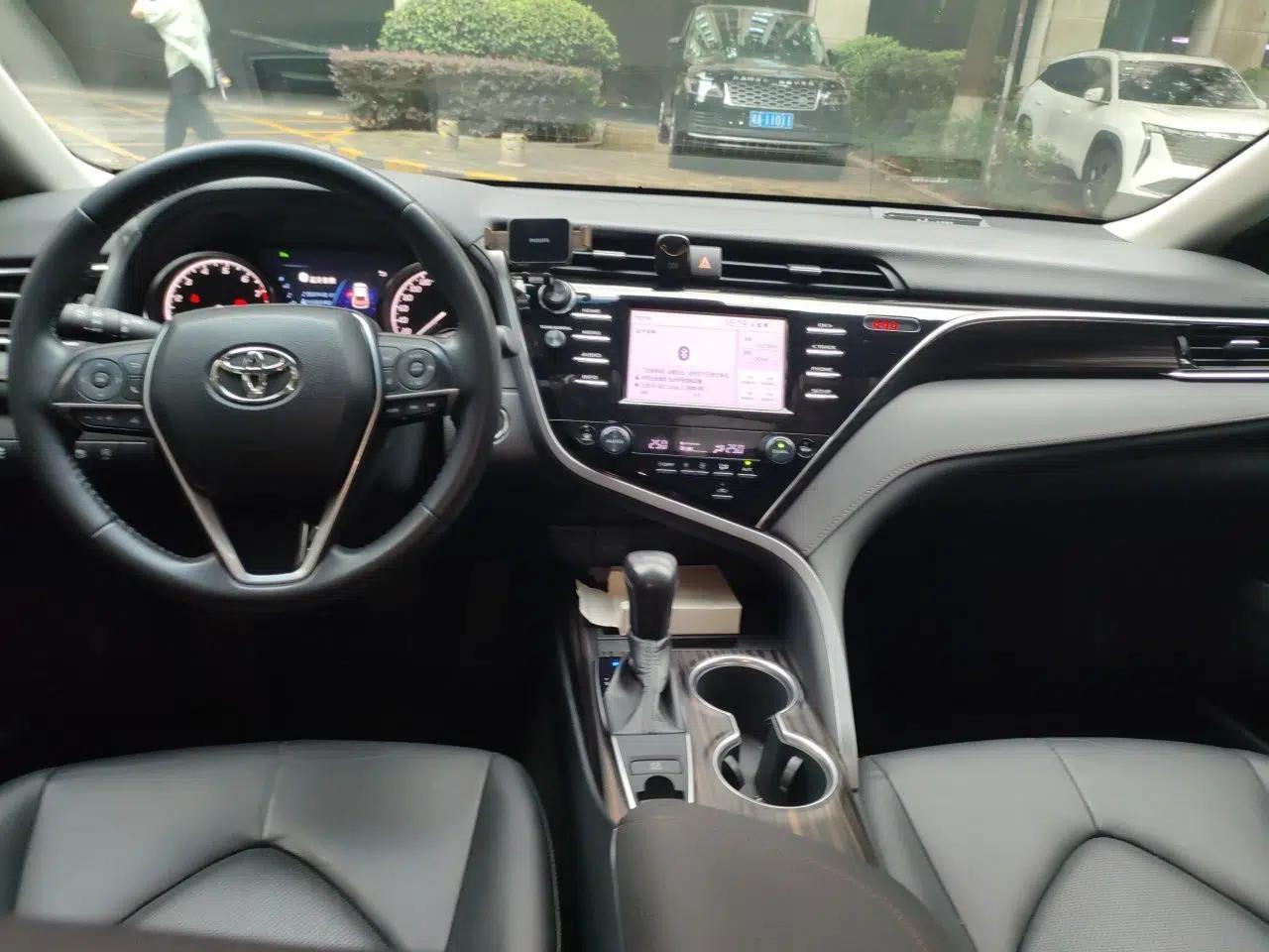 Toyota Camry 2018 2.0G Luxury Edition — миниатюра 9
