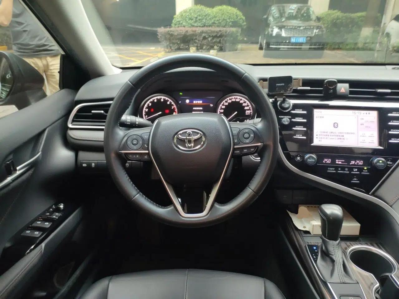 Toyota Camry 2018 2.0G Luxury Edition — миниатюра 10