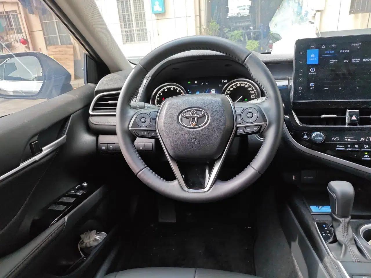 Toyota Camry 2023 2.0G Luxury Edition — миниатюра 7