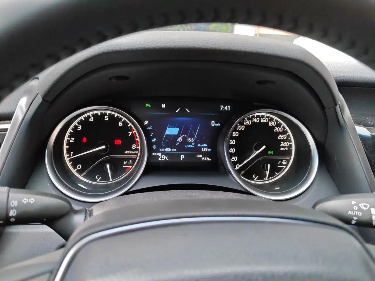 Toyota Camry 2023 2.0G Luxury Edition — миниатюра 8