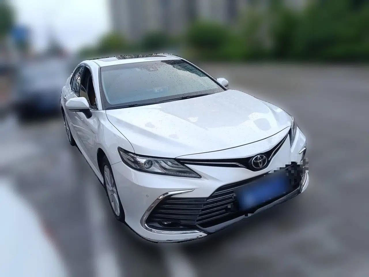 Toyota Camry 2021 2.0G Luxury Edition — миниатюра 3