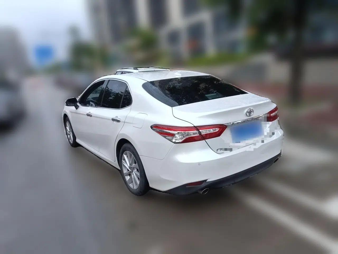 Toyota Camry 2021 2.0G Luxury Edition — миниатюра 4