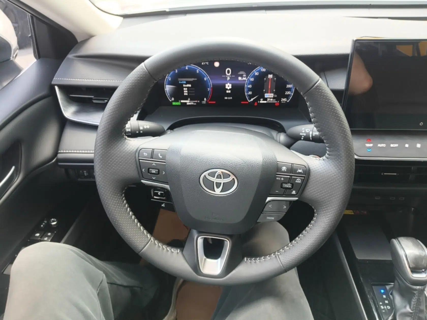 Toyota Camry 2024 Dual-Motor 2.0 HG Premium Edition — миниатюра 13