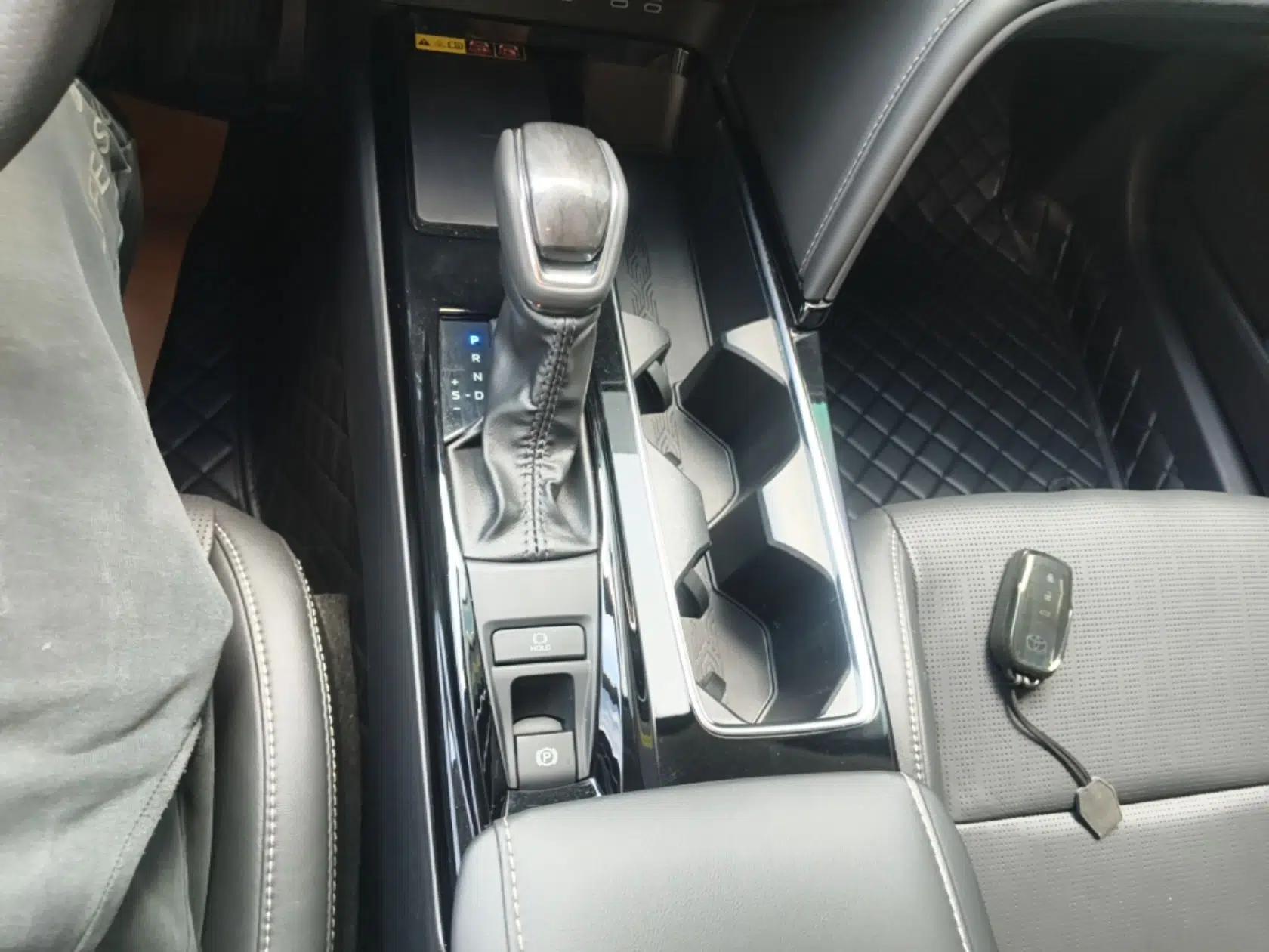 Toyota Camry 2024 Dual-Motor 2.0 HG Premium Edition — миниатюра 16