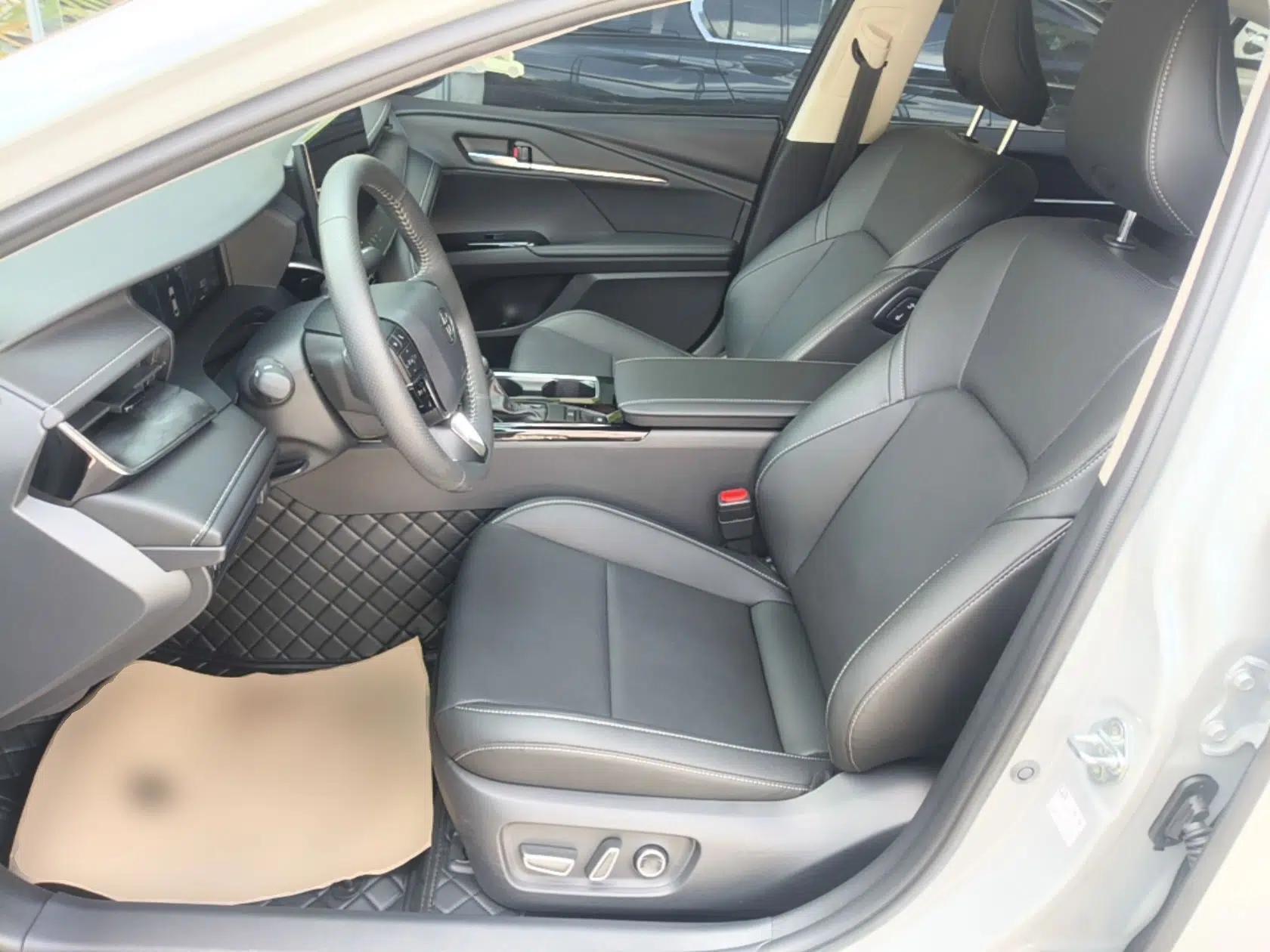 Toyota Camry 2024 Dual-Motor 2.0 HG Premium Edition — миниатюра 17