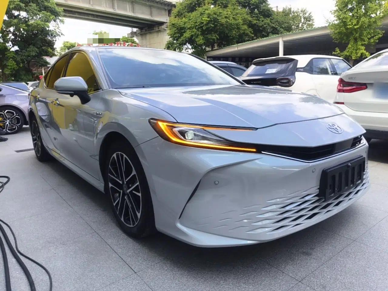 Toyota Camry 2024 Dual-Motor 2.0 HG Premium Edition — миниатюра 3