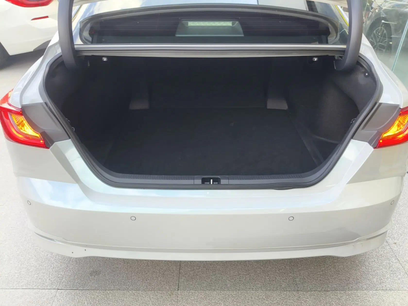 Toyota Camry 2024 Dual-Motor 2.0 HG Premium Edition — миниатюра 22