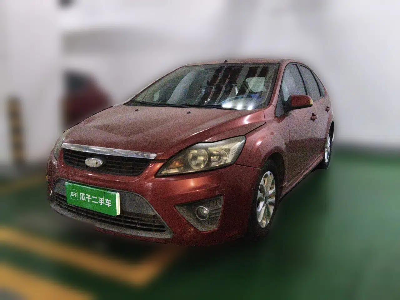 Ford Focus 2011 Hatchback 1.8L Automatic Fashion Edition — миниатюра 1