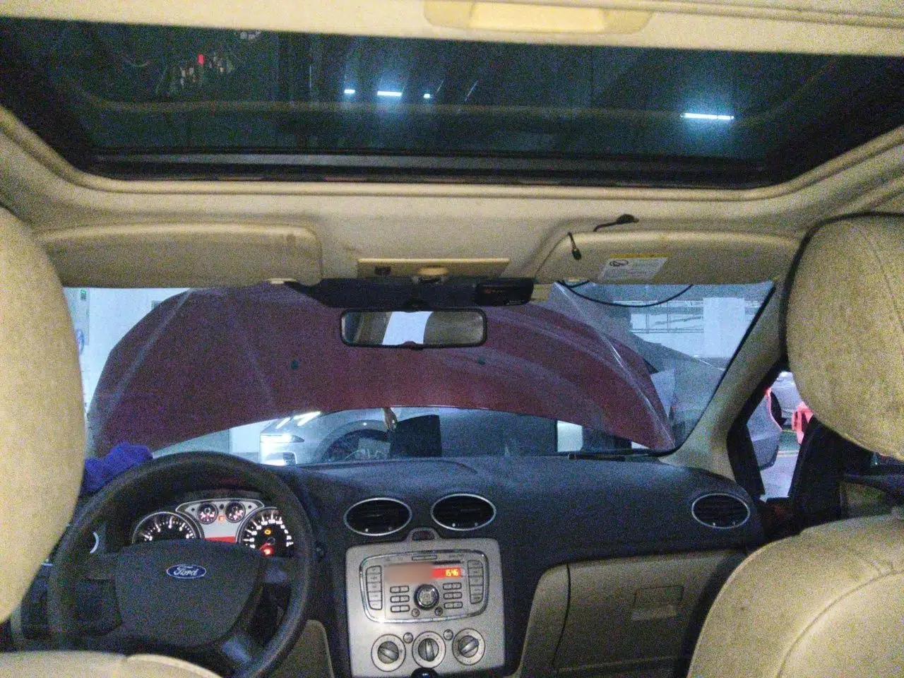 Ford Focus 2011 Hatchback 1.8L Automatic Fashion Edition — миниатюра 18