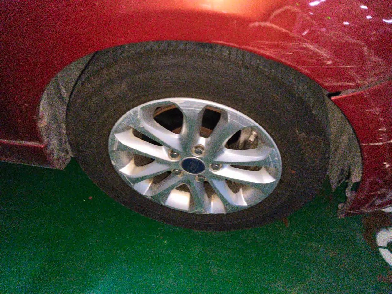 Ford Focus 2011 Hatchback 1.8L Automatic Fashion Edition — миниатюра 8