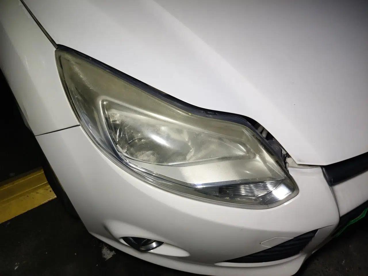 Ford Focus 2012 Hatchback 1.6L Automatic Fashion Edition — миниатюра 7