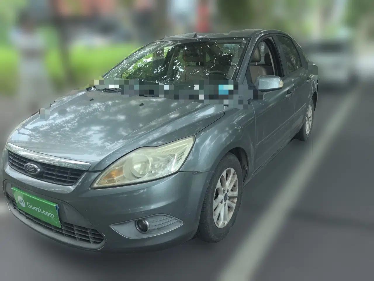 Ford Focus 2011 Sedan 1.8L Automatic Fashion Edition — миниатюра 1