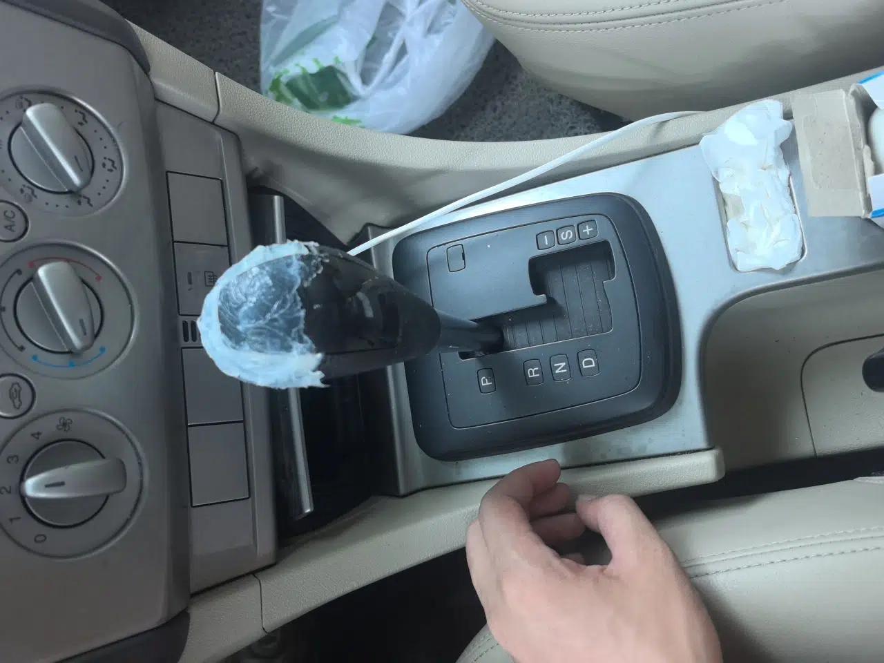 Ford Focus 2011 Sedan 1.8L Automatic Fashion Edition — миниатюра 14