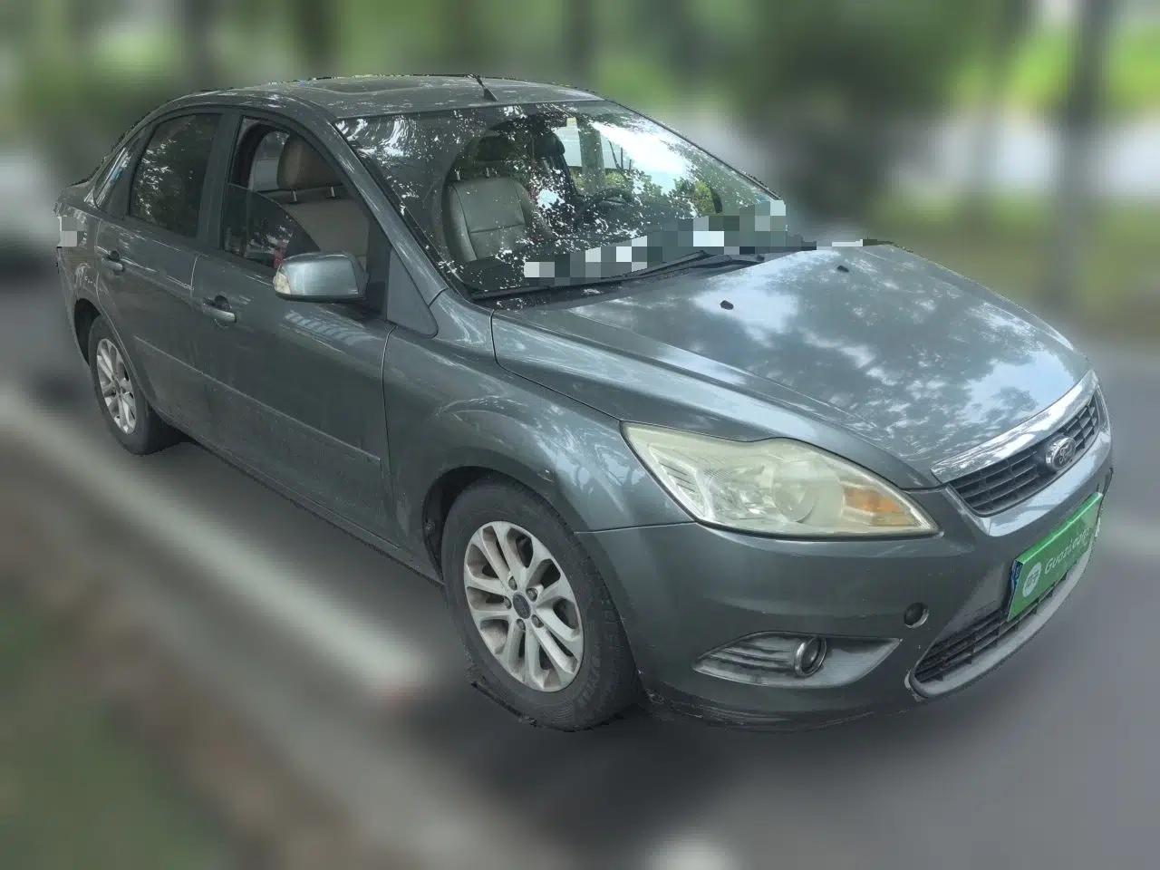 Ford Focus 2011 Sedan 1.8L Automatic Fashion Edition — миниатюра 3