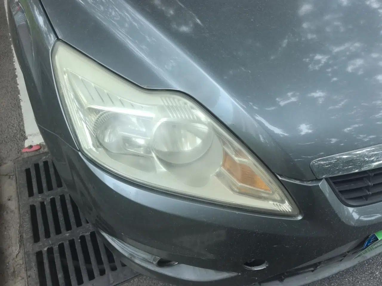 Ford Focus 2011 Sedan 1.8L Automatic Fashion Edition — миниатюра 7