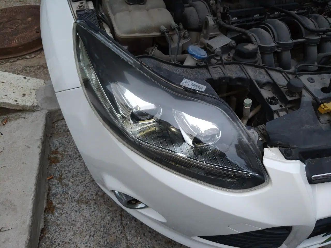 Ford Focus 2012 Hatchback 1.6L Automatic Fashion Edition — миниатюра 7