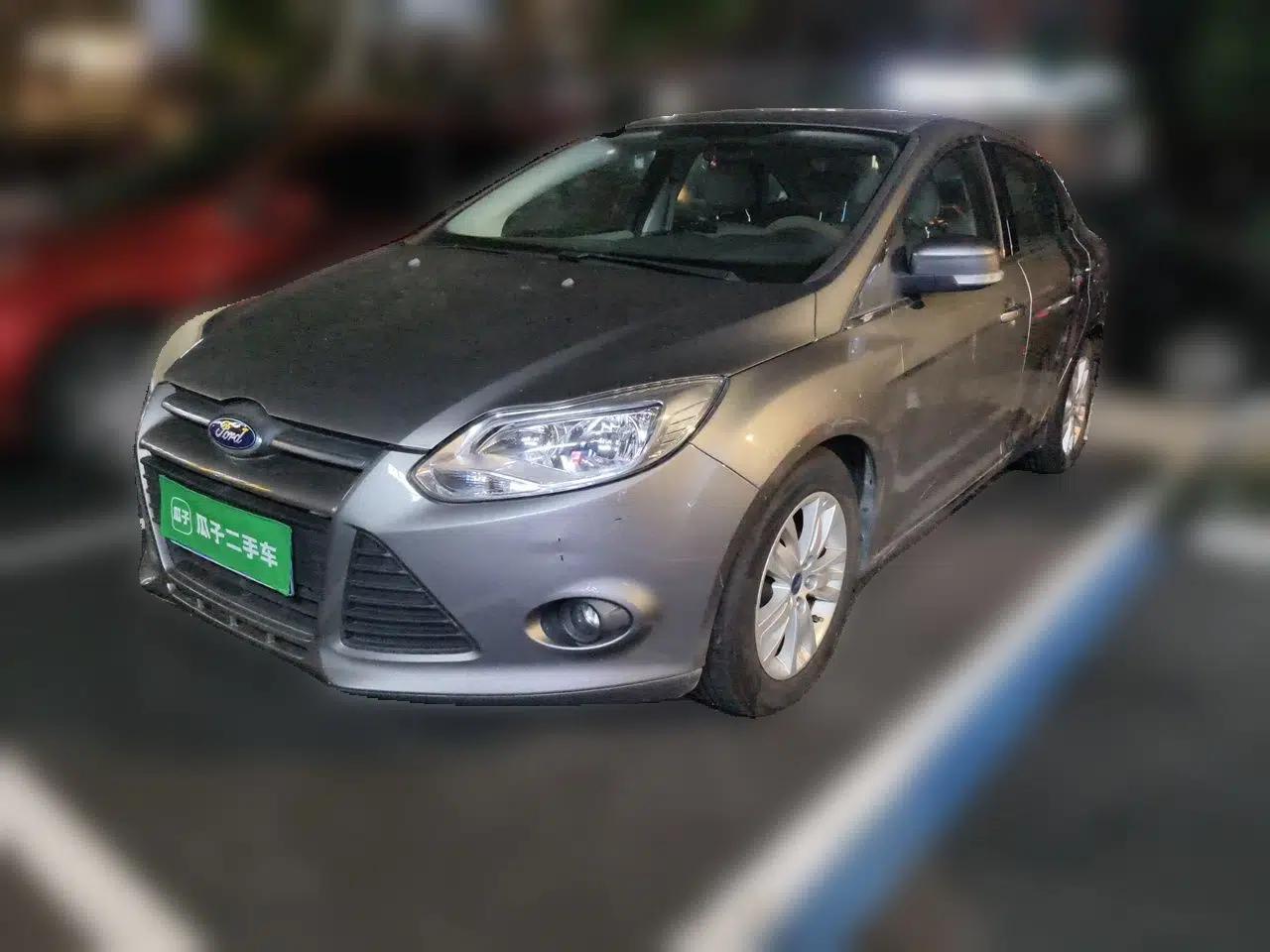 Ford Focus 2012 Sedan 1.6L Manual Comfort Model — миниатюра 1