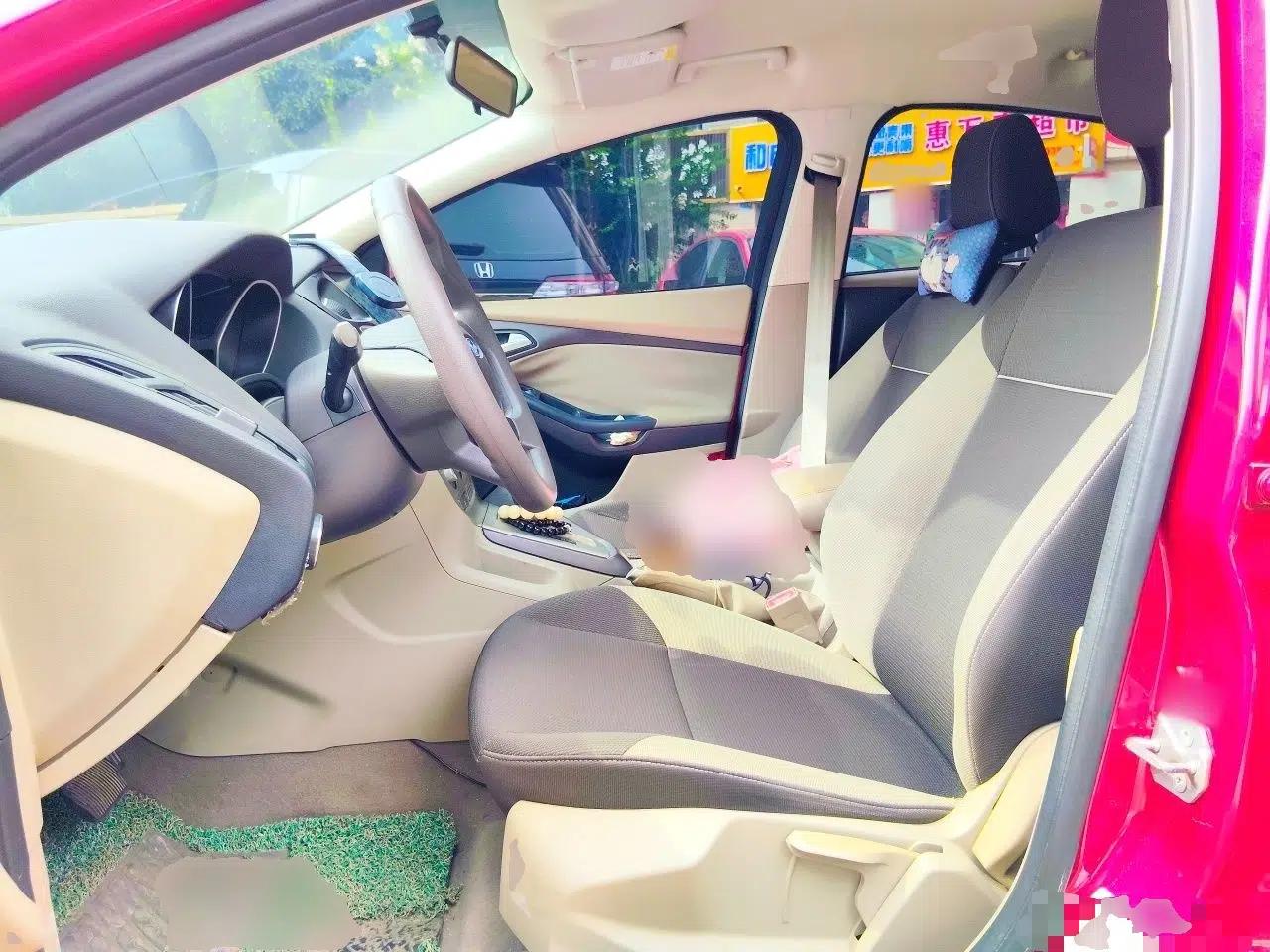 Ford Focus 2013 Sedan Classic 1.8L Automatic Base Model — миниатюра 15