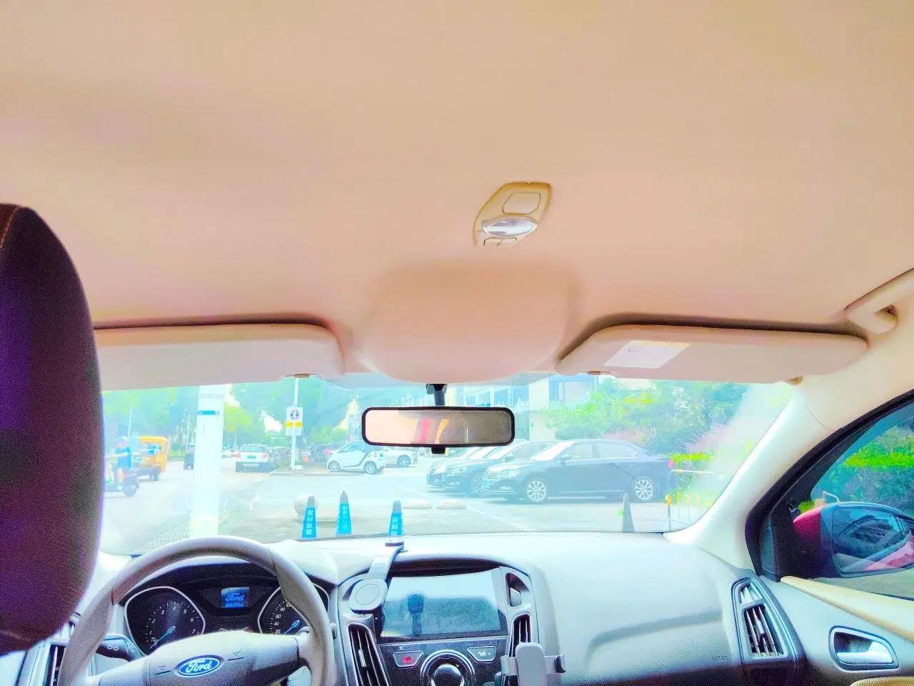 Ford Focus 2013 Sedan Classic 1.8L Automatic Base Model — миниатюра 18