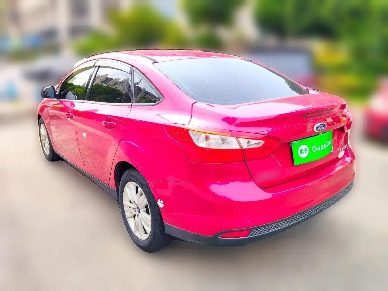 Ford Focus 2013 Sedan Classic 1.8L Automatic Base Model — миниатюра 4