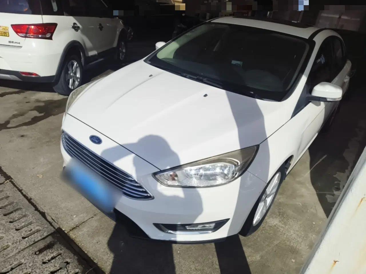 Ford Focus 2015 Sedan 1.6L Automatic Trend Model — миниатюра 1