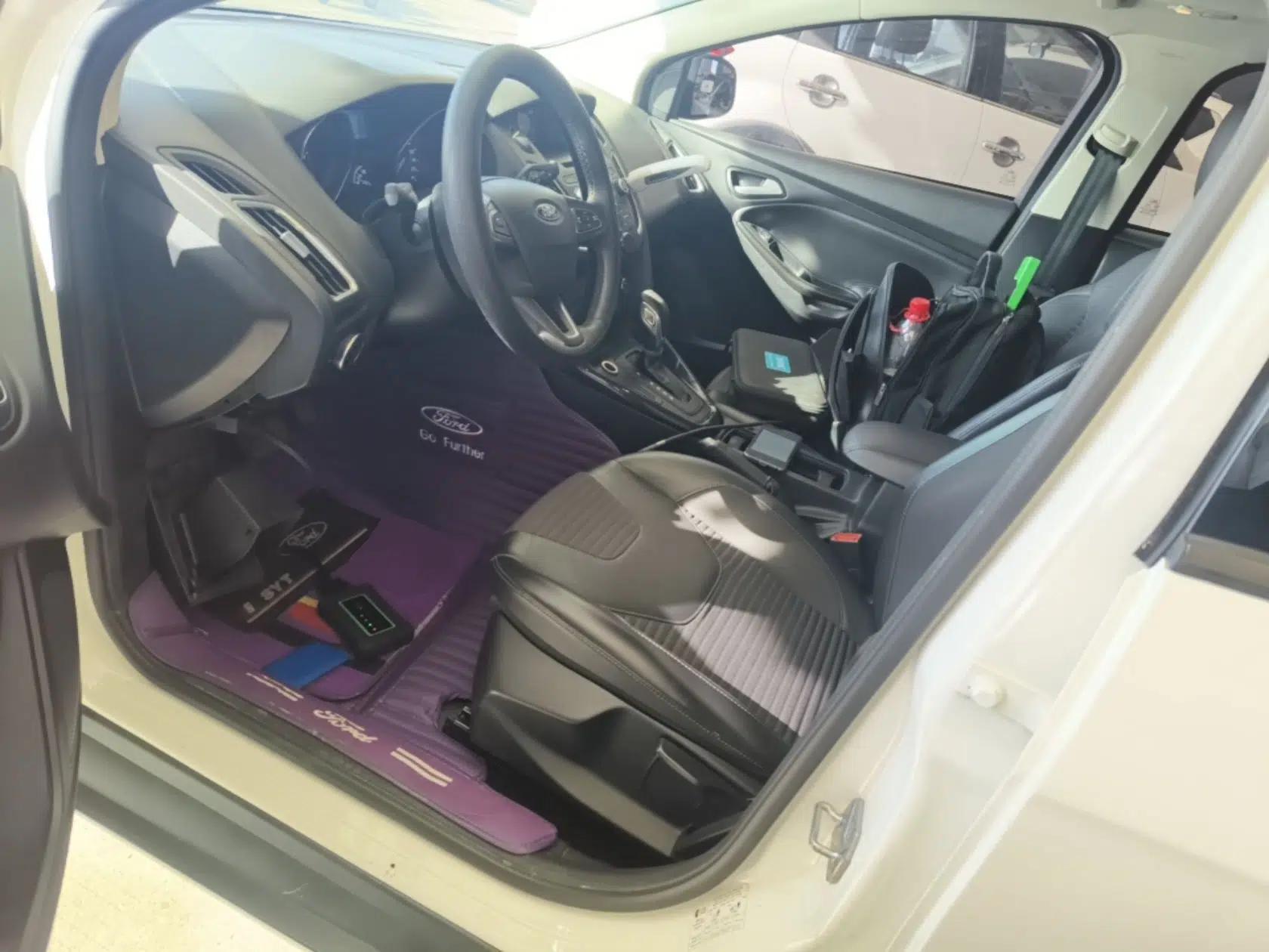 Ford Focus 2015 Sedan 1.6L Automatic Trend Model — миниатюра 17