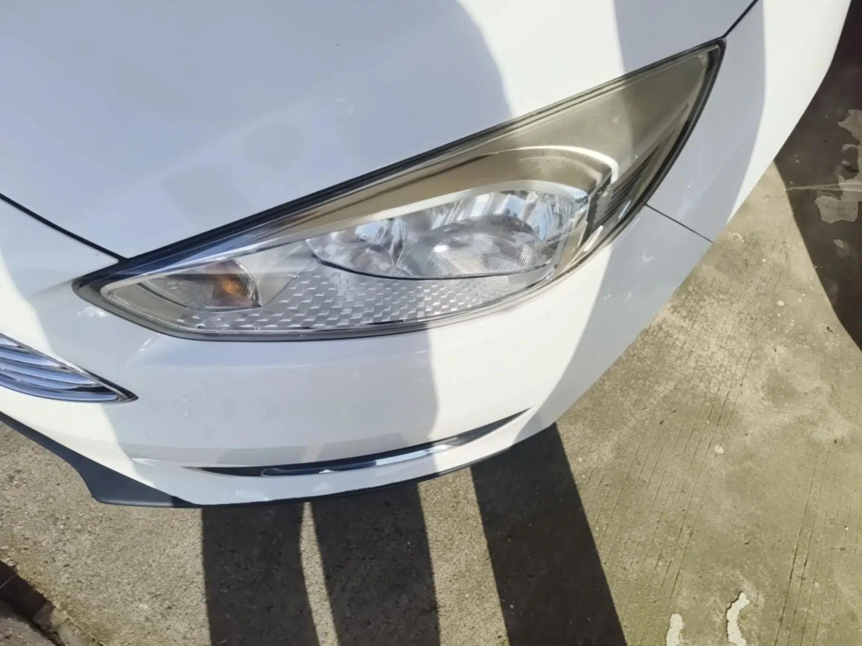 Ford Focus 2015 Sedan 1.6L Automatic Trend Model — миниатюра 8