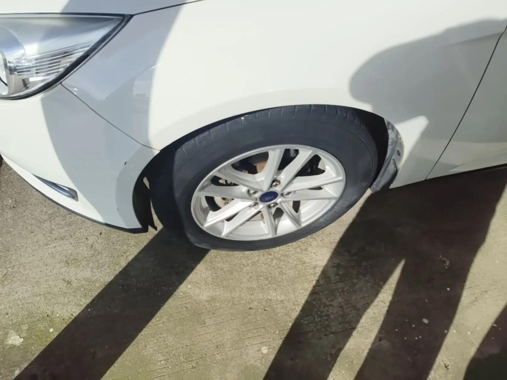 Ford Focus 2015 Sedan 1.6L Automatic Trend Model — миниатюра 10