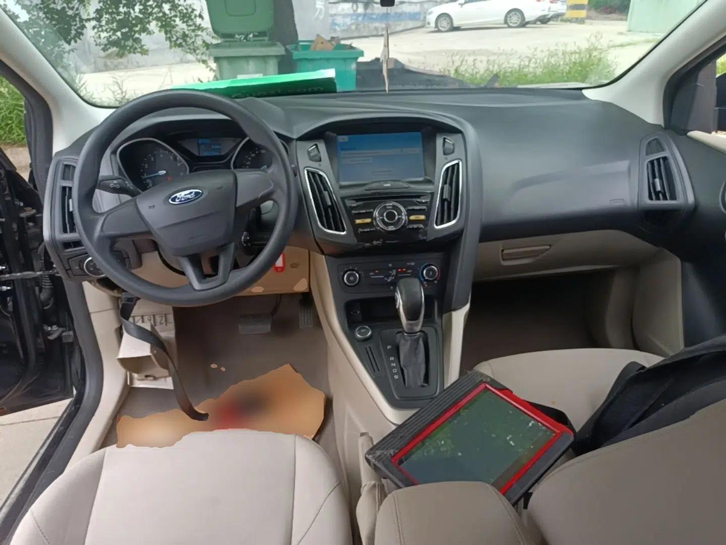 Ford Focus 2017 Sedan 1.6L Automatic Comfort Plus SmartDrive Edition — миниатюра 12