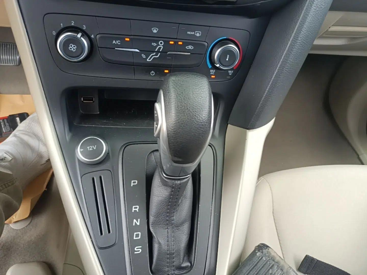 Ford Focus 2017 Sedan 1.6L Automatic Comfort Plus SmartDrive Edition — миниатюра 16