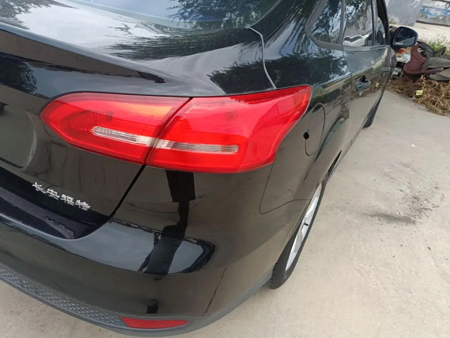 Ford Focus 2017 Sedan 1.6L Automatic Comfort Plus SmartDrive Edition — миниатюра 9