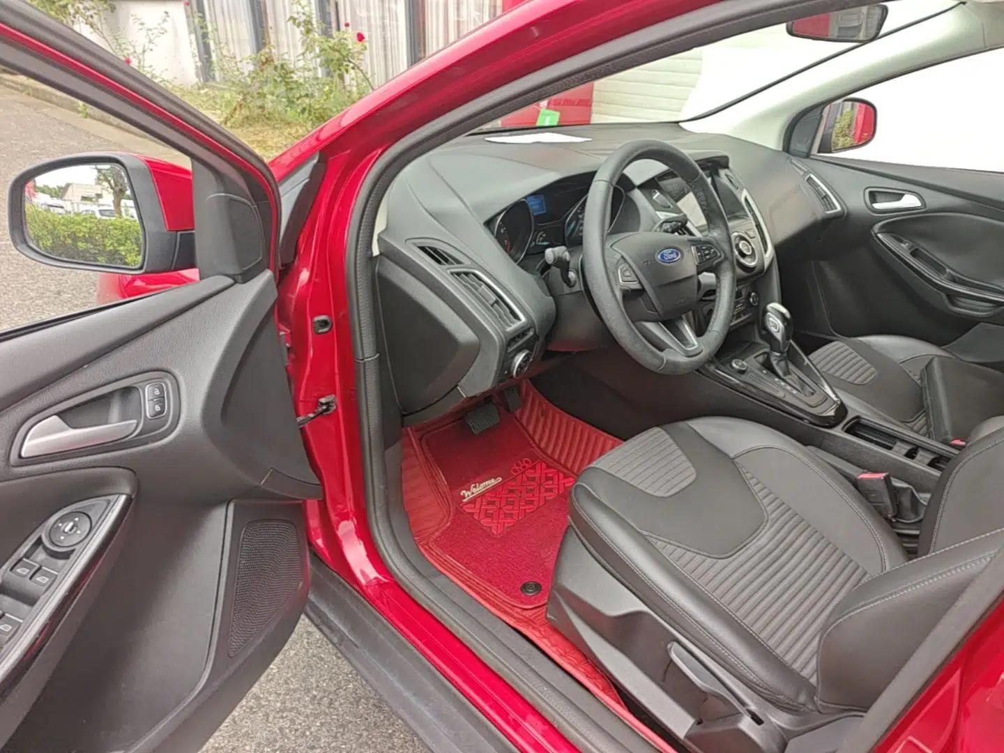 Ford Focus 2017 Sedan 1.6L Automatic Fashion Edition Smart Drive Version — миниатюра 18