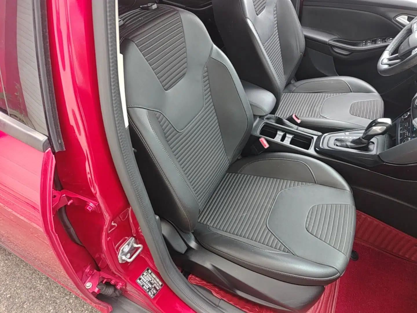 Ford Focus 2017 Sedan 1.6L Automatic Fashion Edition Smart Drive Version — миниатюра 19
