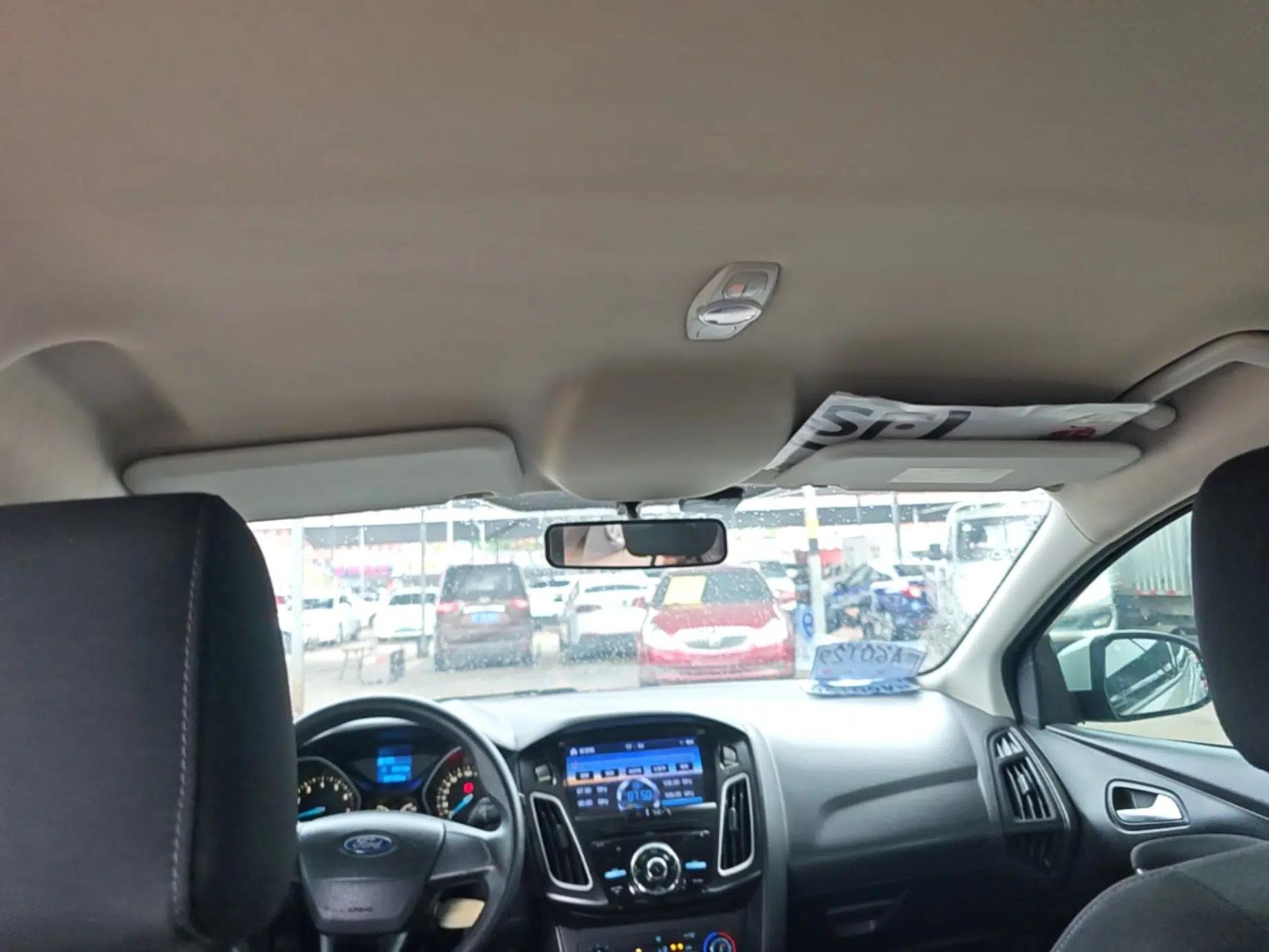 Ford Focus 2015 Hatchback 1.6L Automatic Comfort Model — миниатюра 21