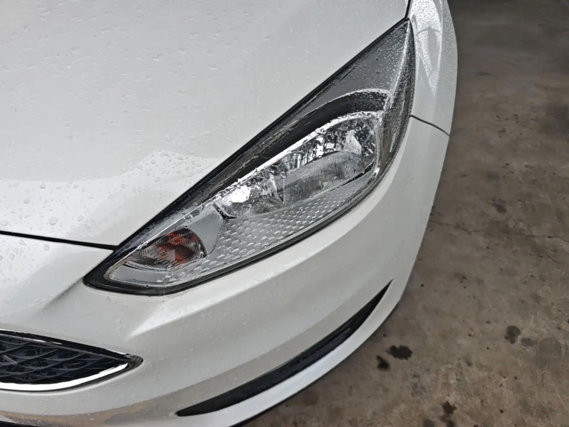 Ford Focus 2015 Hatchback 1.6L Automatic Comfort Model — миниатюра 8