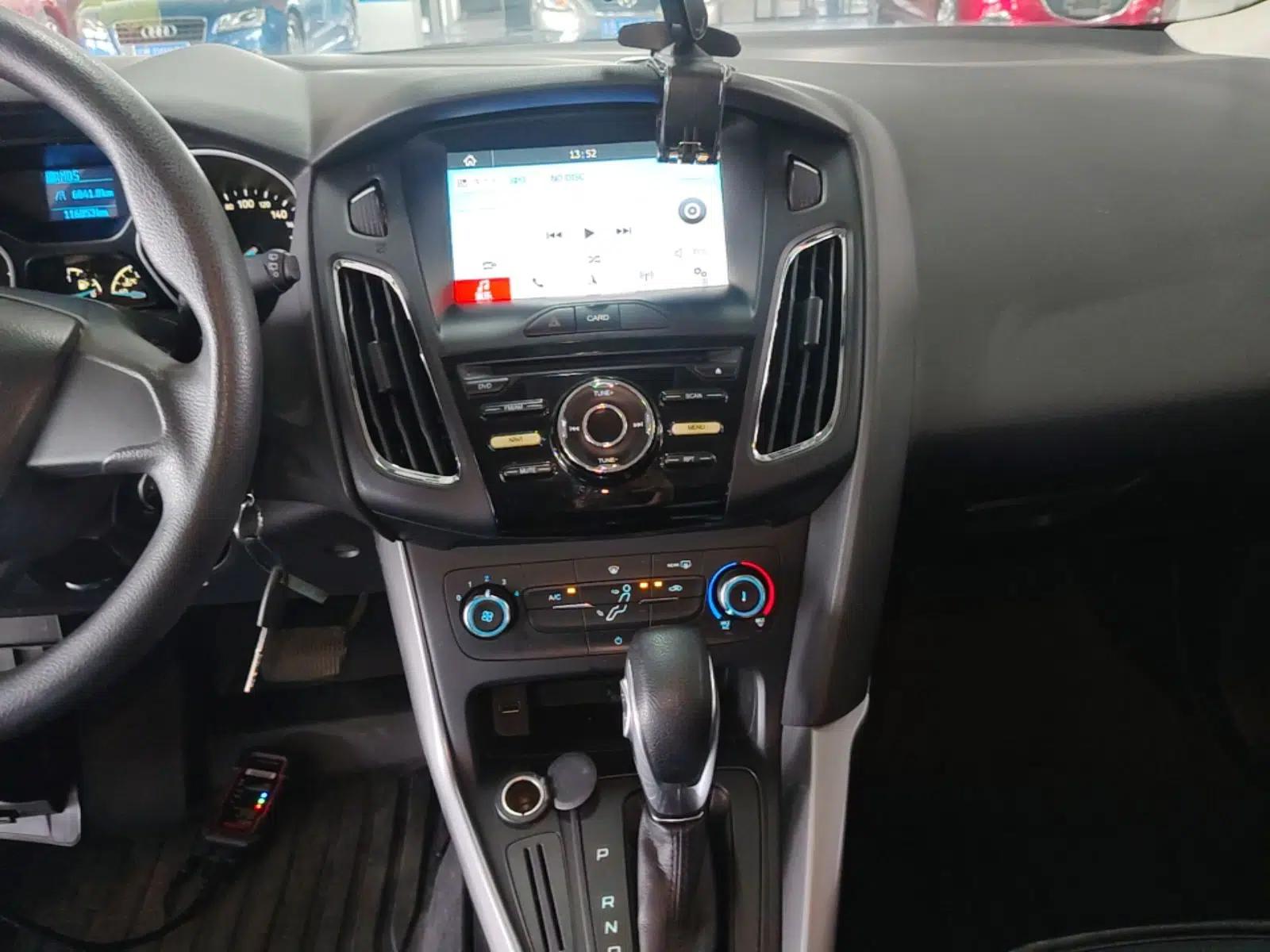 Ford Focus 2017 Hatchback 1.6L Automatic Comfort Plus SmartDrive Edition — миниатюра 15
