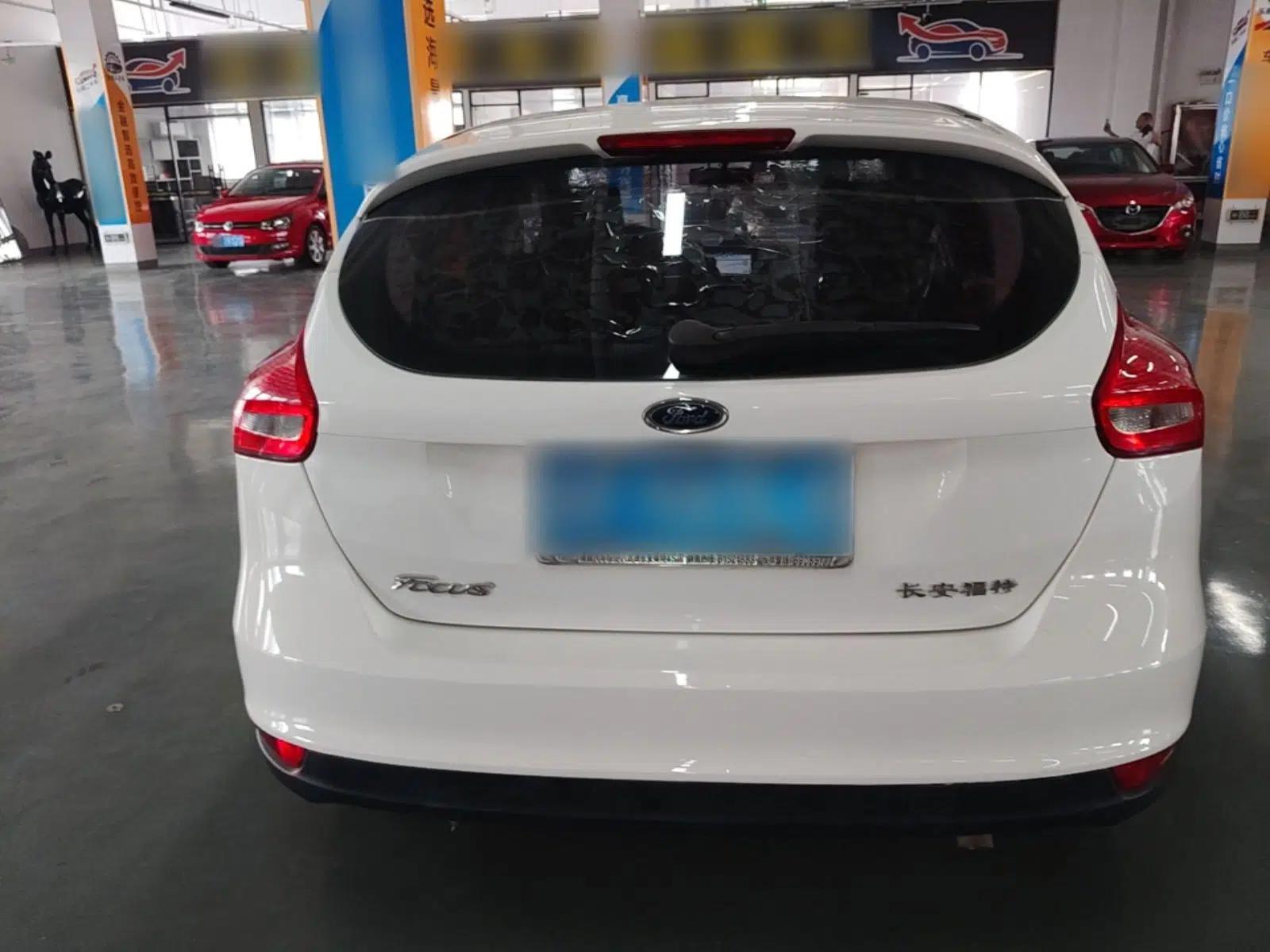 Ford Focus 2017 Hatchback 1.6L Automatic Comfort Plus SmartDrive Edition — миниатюра 5
