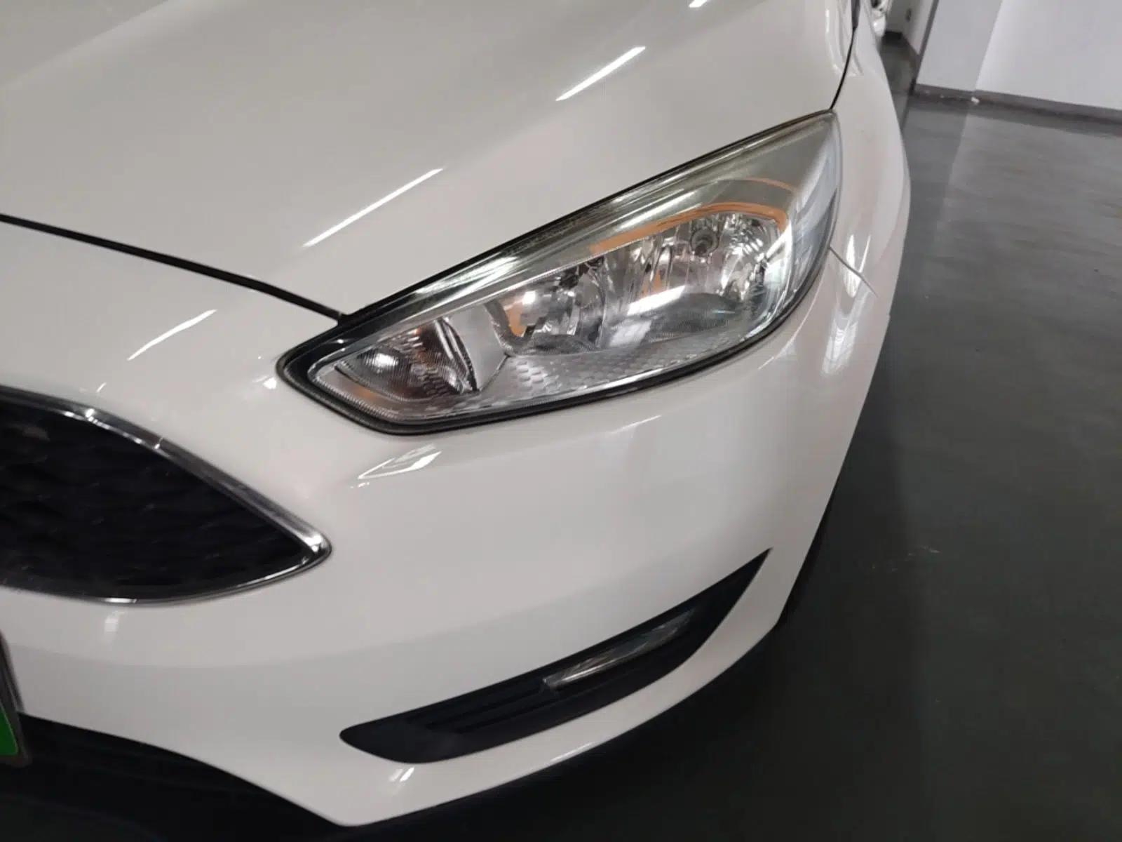 Ford Focus 2017 Hatchback 1.6L Automatic Comfort Plus SmartDrive Edition — миниатюра 8
