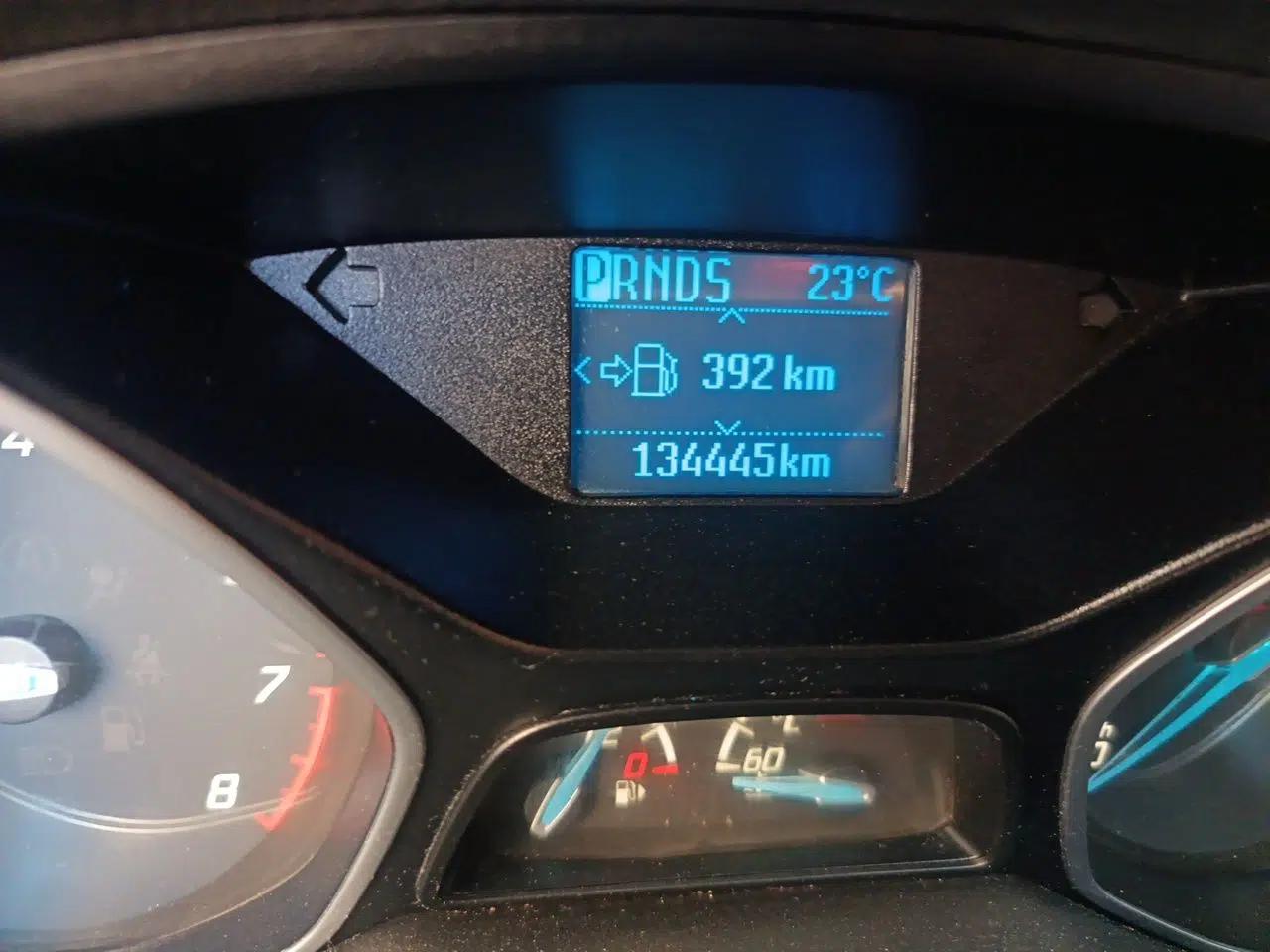 Ford Focus 2012 Hatchback 1.6L Automatic Fashion Edition — миниатюра 12
