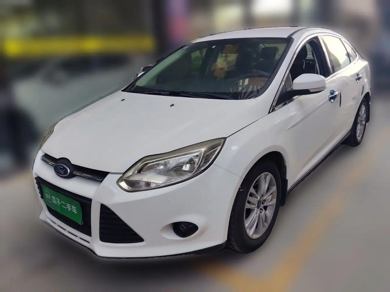 Ford Focus 2012 Sedan 1.6L Automatic Comfort Model — миниатюра 1