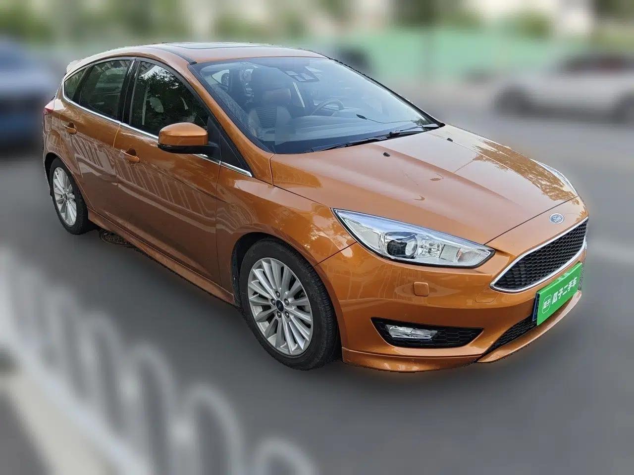 Ford Focus 2018 Hatchback Classic EcoBoost 180 Automatic Sport Edition — миниатюра 3