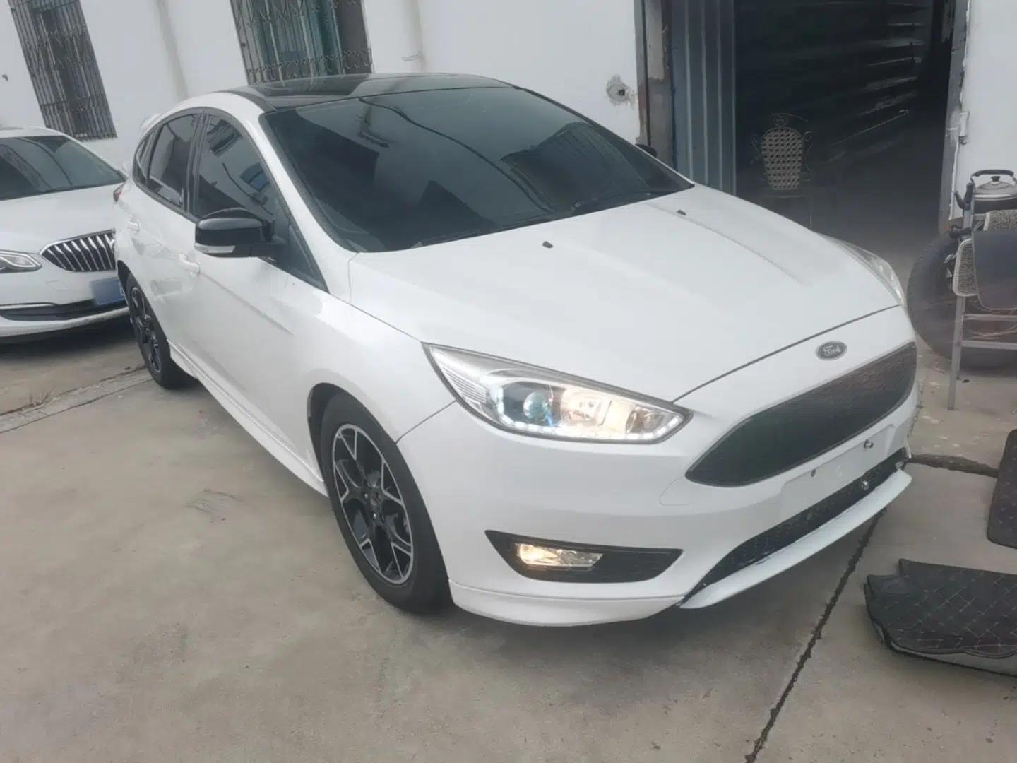 Ford Focus 2017 1.5T CTCC White and Black Limited Edition — миниатюра 3