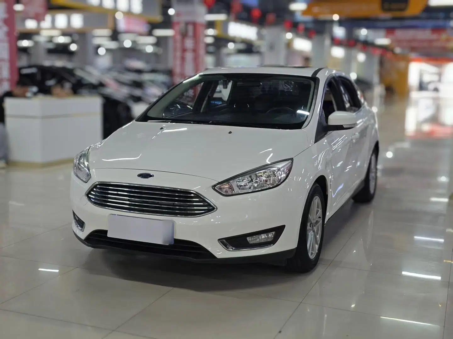Ford Focus 2017 Sedan 1.6L Automatic Fashion Edition Smart Drive Version — миниатюра 1