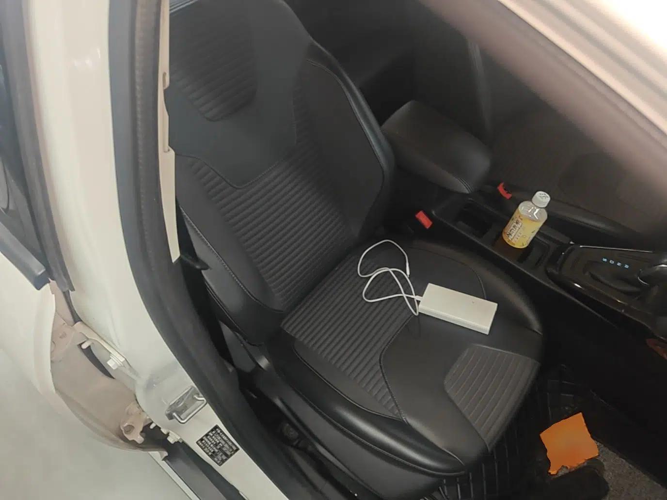 Ford Focus 2018 Hatchback Classic 1.6L Automatic Trendy SmartDrive Edition — миниатюра 19